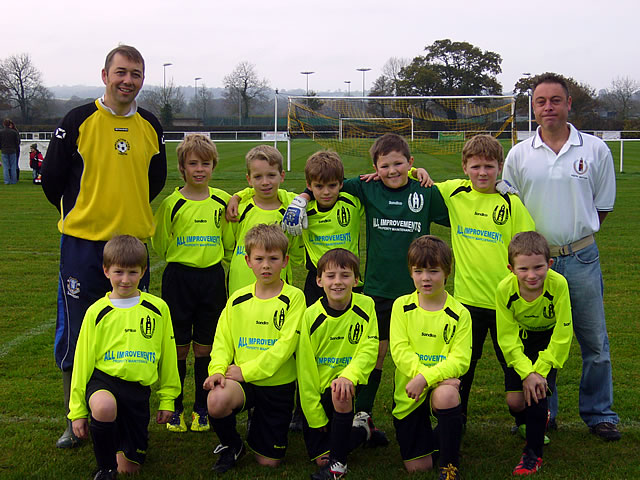 Wincanton Town Youth FC Under 9s team, in their shiny new strips.