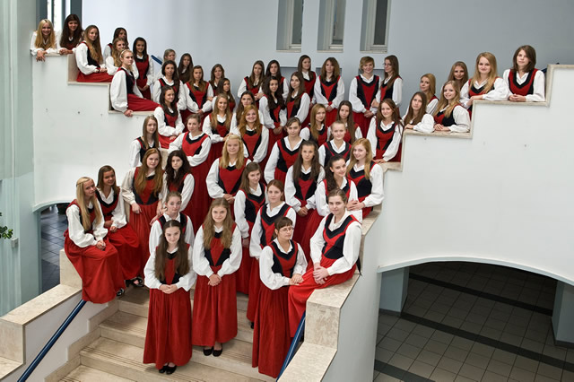 Aurin Girls Choir, from Hungary