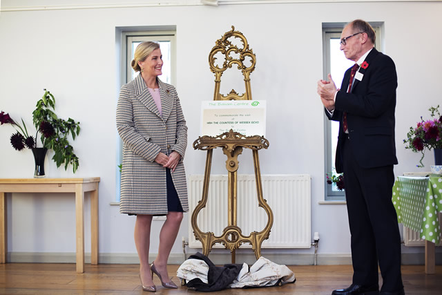 HRH The Countess of Wessex presenting a certificate to commemorate her visit to the Balsam Centre - photo by Oscar Yoosefinejad