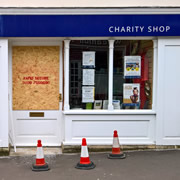 Thugs raided a Wincanton charity shop early Sunday morning