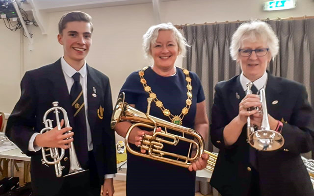 Wincanton's new Mayor, Susan Shelbourne-Barrow, went to "Meet the Band"