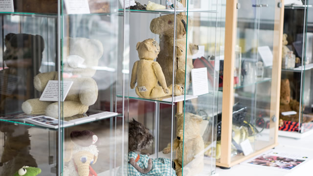 Antique teddy bears and dolls at the Greening the Earth gallery in Wincanton