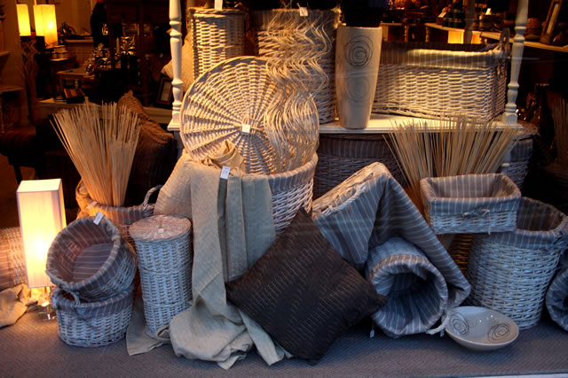 Elegant Home shop window