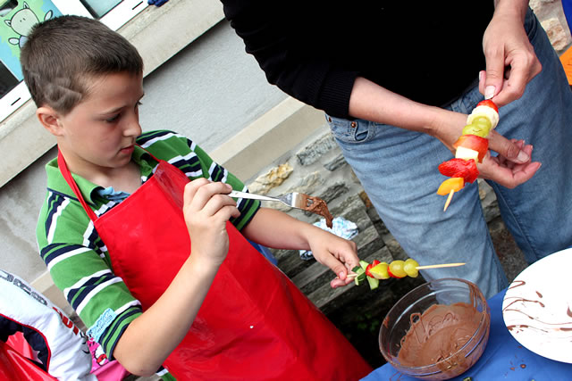 Fruit kebabs dunked in chocolate? Where was I!? (Dave)