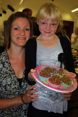 Bethany Alway with mother Sam and her prize-winning chocolate crispy curls