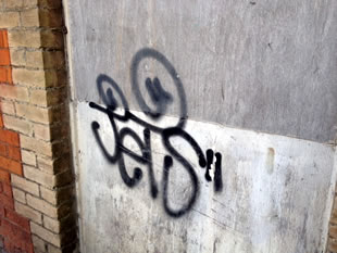 More graffiti on walls in Castle Cary