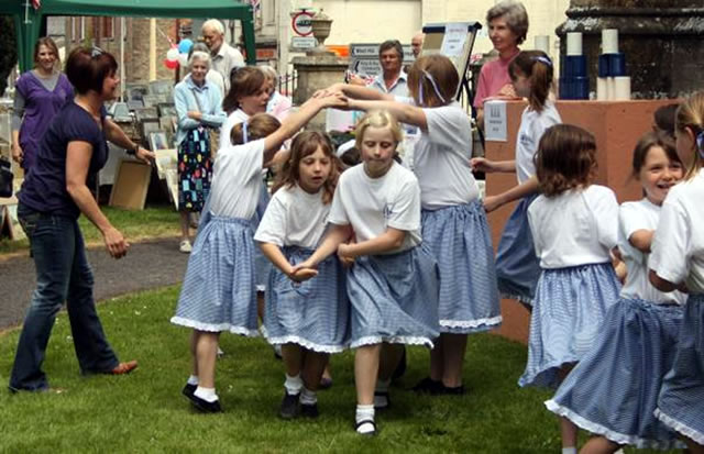 Wincanton County Primary Country Dancers