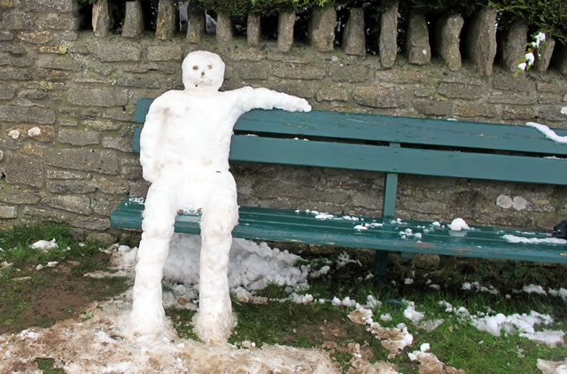Snowman sat on Horsington bench