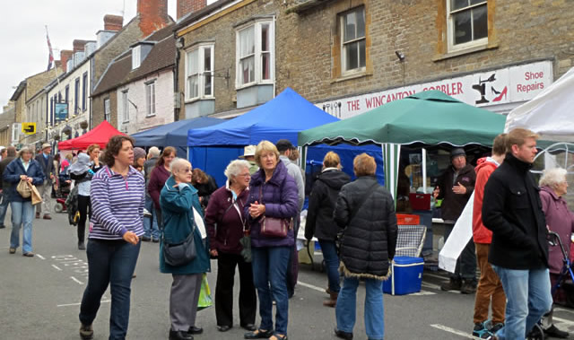 Wincanton Street Market shoppers