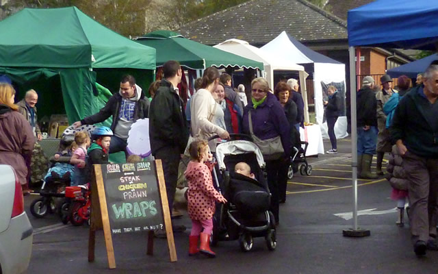 Wincanton Market shoppers