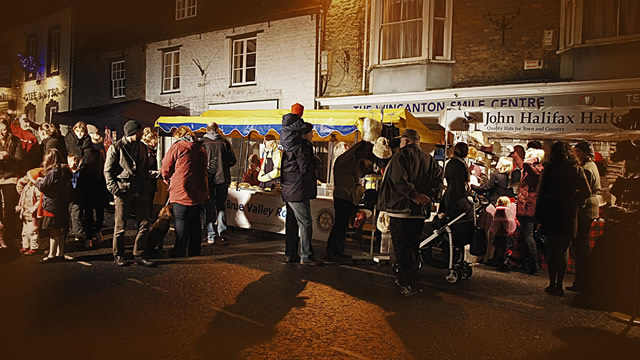 Wincanton Christmas Extravaganza market shoppers