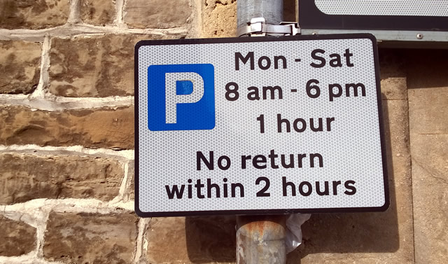 Wincanton upper High Street parking restrictions sign