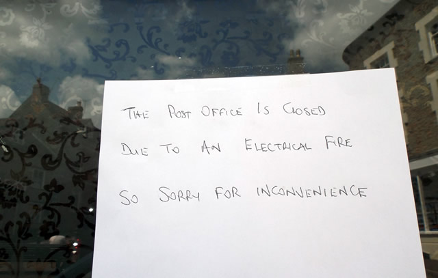 Wincanton Post Office, 'closed due to electrical fire' sign
