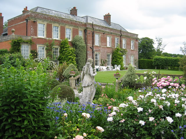 Yarlington House and gardens