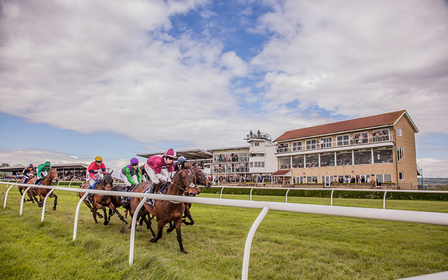 Racing at Wincanton Racecourse