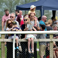 One-to-one on Newcomers’ Day at Wincanton Racecourse