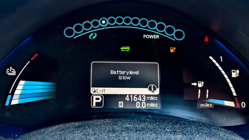 Low battery warning in Nissan Leaf