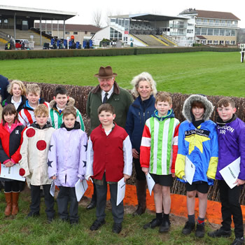 Horsington pupils treated to masterclass by legendary racehorse trainer at Wincanton Racecourse