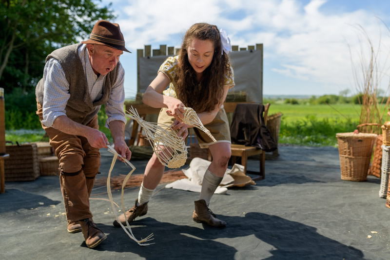 Whispering Willows perfromance photographed by Paul Blakemore