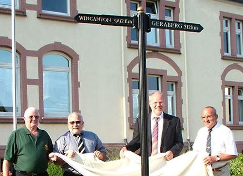 Philip Rodgers, Wincanton Chairman, Rudi Tonigold, Lahnau Chairman, Eckhard Schultz, Bergermeister Lahnau, Erich Haake, Deputy Bergermeister Geraberg